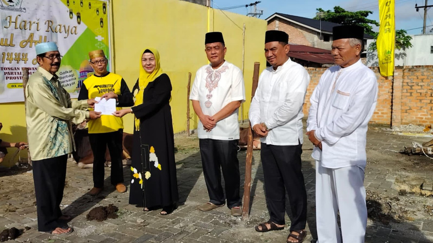 Sembelih 5 Ekor Sapi, DPD Golkar Riau Ajak Teladani Makna Qurban